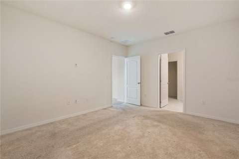 House in Davenport, Florida 4 bedrooms, 173.45 sq.m. № 2229509 - photo 19