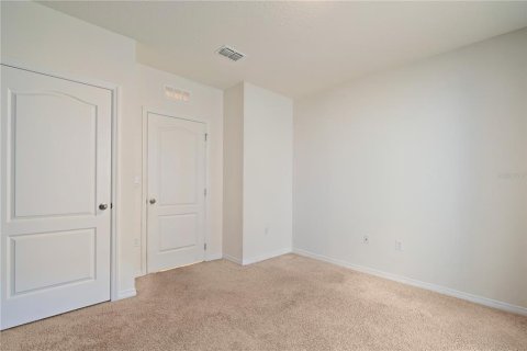 House in Davenport, Florida 4 bedrooms, 173.45 sq.m. № 2229509 - photo 11