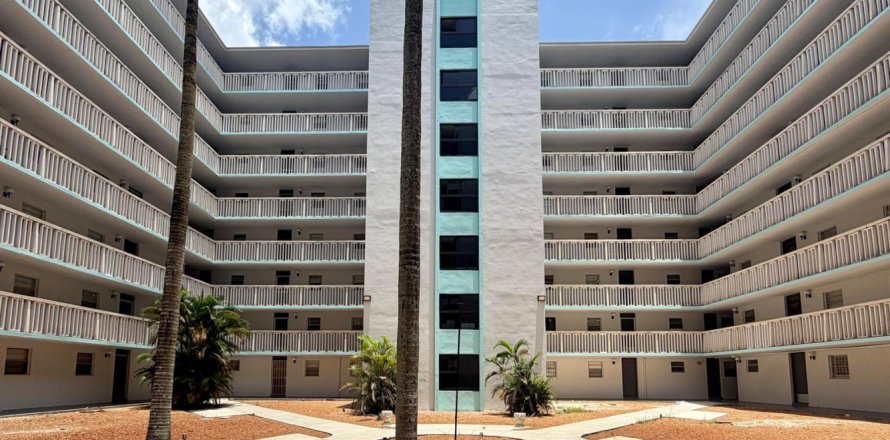 Condominio en Miami, Florida, 2 dormitorios  № 2168510