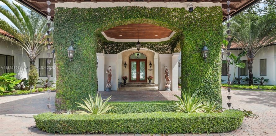 Villa ou maison à Pinecrest, Floride 6 chambres, 710.33 m2 № 1792636