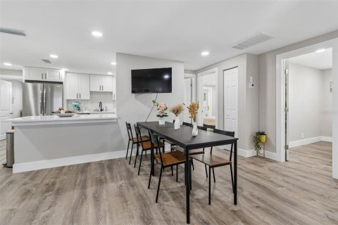 Villa ou maison à louer à Tampa, Floride: 4 chambres, 123.37 m2 № 2290539 - photo 10