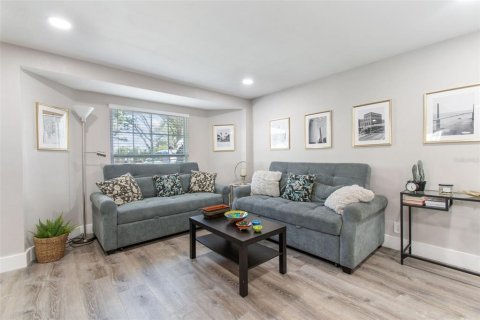 Villa ou maison à louer à Tampa, Floride: 4 chambres, 123.37 m2 № 2290539 - photo 15