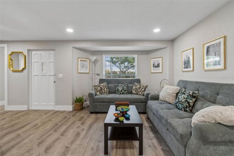 Villa ou maison à louer à Tampa, Floride: 4 chambres, 123.37 m2 № 2290539 - photo 16