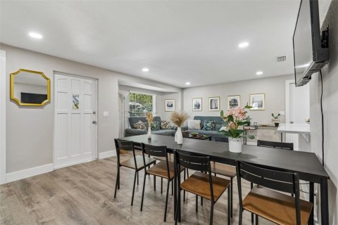 Villa ou maison à louer à Tampa, Floride: 4 chambres, 123.37 m2 № 2290539 - photo 13