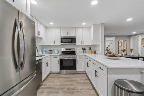 Villa ou maison à louer à Tampa, Floride: 4 chambres, 123.37 m2 № 2290539 - photo 22