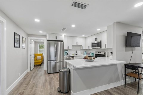 Villa ou maison à louer à Tampa, Floride: 4 chambres, 123.37 m2 № 2290539 - photo 19