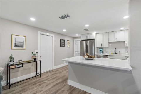 Villa ou maison à louer à Tampa, Floride: 4 chambres, 123.37 m2 № 2290539 - photo 18