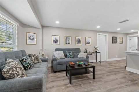 Villa ou maison à louer à Tampa, Floride: 4 chambres, 123.37 m2 № 2290539 - photo 14