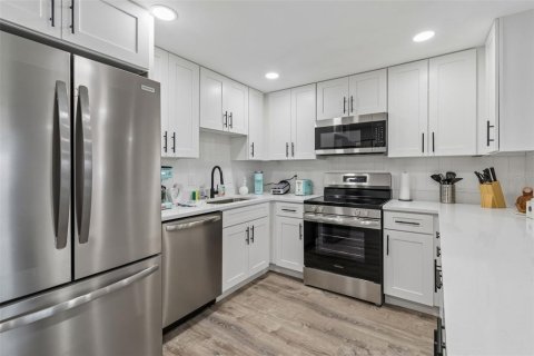 Villa ou maison à louer à Tampa, Floride: 4 chambres, 123.37 m2 № 2290539 - photo 20