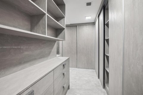 Condo in Sunny Isles Beach, Florida, 4 bedrooms  № 2021464 - photo 26