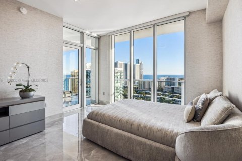 Condo in Sunny Isles Beach, Florida, 4 bedrooms  № 2021464 - photo 29
