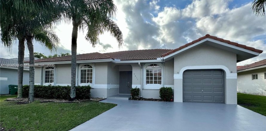 Villa ou maison à Tamarac, Floride 3 chambres, 167.04 m2 № 1854870