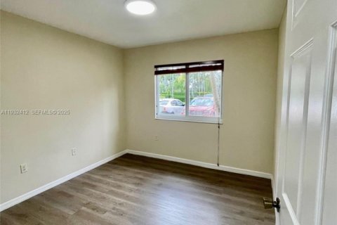 Снять в аренду кондоминиум в Хомстед, Флорида 2 спальни, 85.47м2, № 1990703 - фото 4