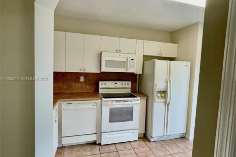 Снять в аренду кондоминиум в Хомстед, Флорида 2 спальни, 85.47м2, № 1990703 - фото 9