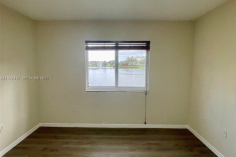 Снять в аренду кондоминиум в Хомстед, Флорида 2 спальни, 85.47м2, № 1990703 - фото 8