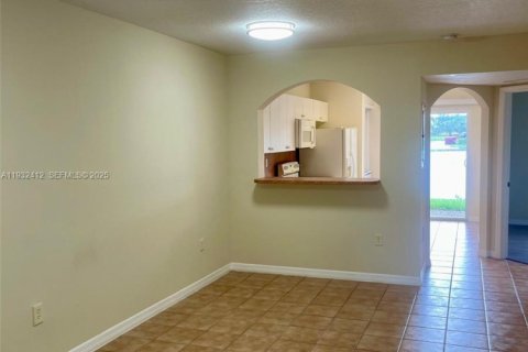 Снять в аренду кондоминиум в Хомстед, Флорида 2 спальни, 85.47м2, № 1990703 - фото 2