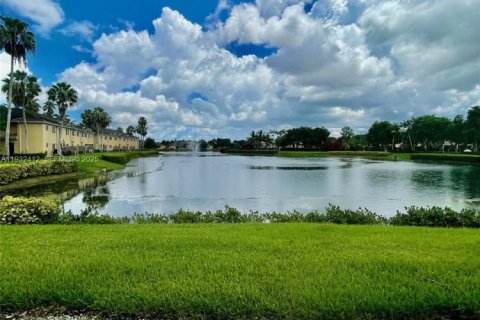 Снять в аренду кондоминиум в Хомстед, Флорида 2 спальни, 85.47м2, № 1990703 - фото 12