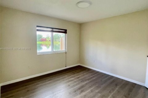 Снять в аренду кондоминиум в Хомстед, Флорида 2 спальни, 85.47м2, № 1990703 - фото 6