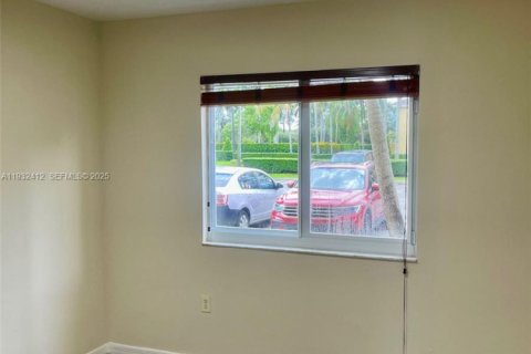 Снять в аренду кондоминиум в Хомстед, Флорида 2 спальни, 85.47м2, № 1990703 - фото 3