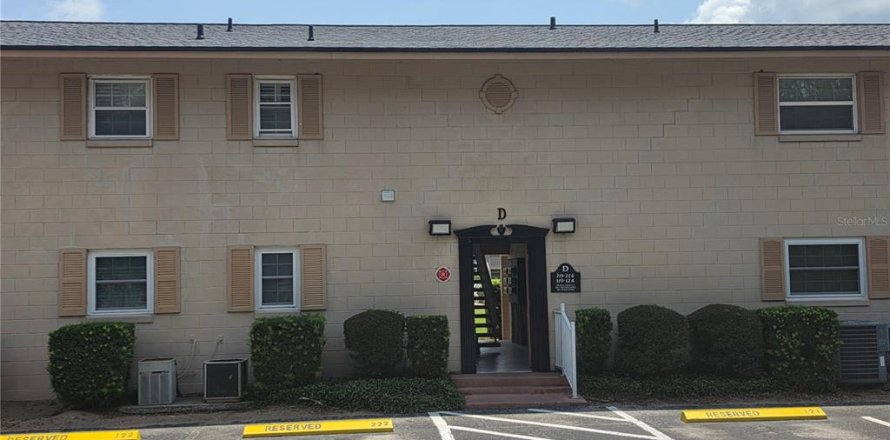 Condo in Tavares, Florida, 2 bedrooms № 2236079