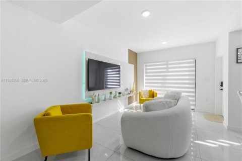 Touwnhouse à louer à Homestead, Floride: 4 chambres, 129.88 m2 № 1983871 - photo 3