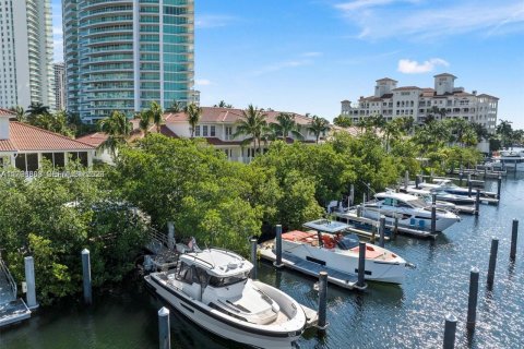 Copropriété à louer à Aventura, Floride: 3 chambres, 274.06 m2 № 2240898 - photo 28