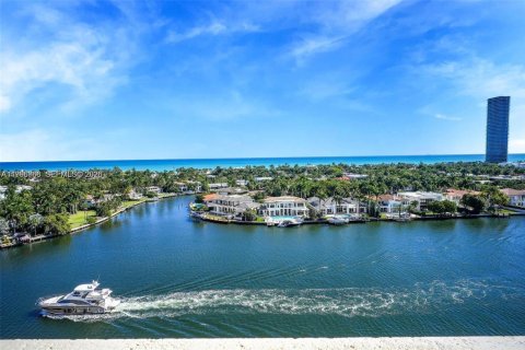 Copropriété à louer à Aventura, Floride: 3 chambres, 274.06 m2 № 2240898 - photo 2