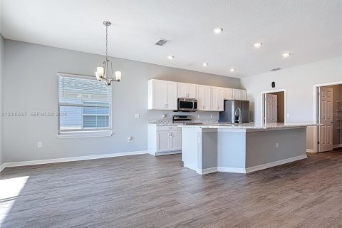 Casa en venta en Davenport, Florida, 4 dormitorios, 188.5 m2 № 2067253 - foto 16