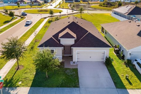 Casa en Davenport, Florida 4 dormitorios, 188.5 m2 № 2067253
