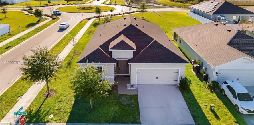 Casa en Davenport, Florida 4 dormitorios, 188.5 m2 № 2067253