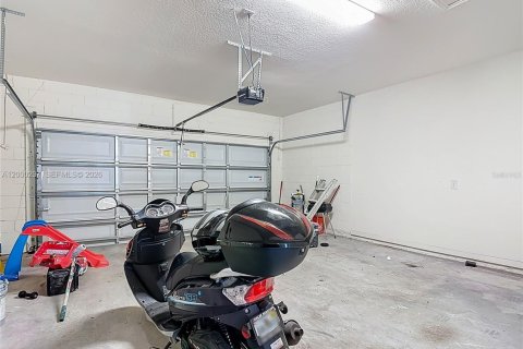 Casa en venta en Davenport, Florida, 4 dormitorios, 188.5 m2 № 2067253 - foto 21
