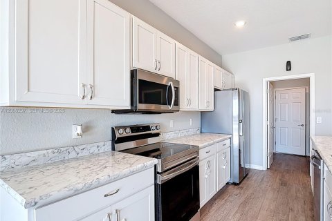 Casa en venta en Davenport, Florida, 4 dormitorios, 188.5 m2 № 2067253 - foto 7