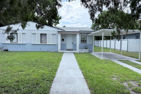 Villa ou maison à North Miami Beach, Floride 4 chambres, 144.93 m2 № 2289094