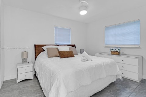 Casa en venta en Pompano Beach, Florida, 4 dormitorios, 200.3 m2 № 2018802 - foto 24