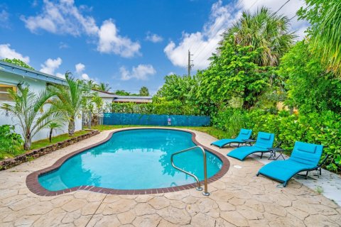 Casa en venta en Pompano Beach, Florida, 4 dormitorios, 200.3 m2 № 2018802 - foto 11