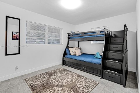 Casa en venta en Pompano Beach, Florida, 4 dormitorios, 200.3 m2 № 2018802 - foto 27