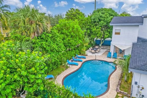 Casa en venta en Pompano Beach, Florida, 4 dormitorios, 200.3 m2 № 2018802 - foto 9