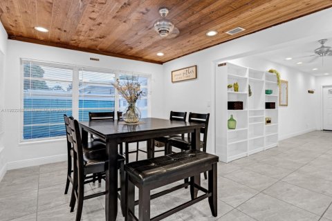 Casa en venta en Pompano Beach, Florida, 4 dormitorios, 200.3 m2 № 2018802 - foto 17