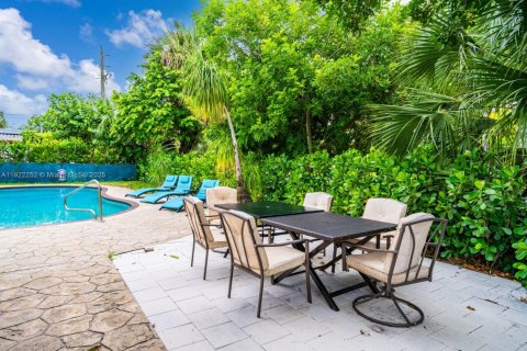 Casa en venta en Pompano Beach, Florida, 4 dormitorios, 200.3 m2 № 2018802 - foto 15