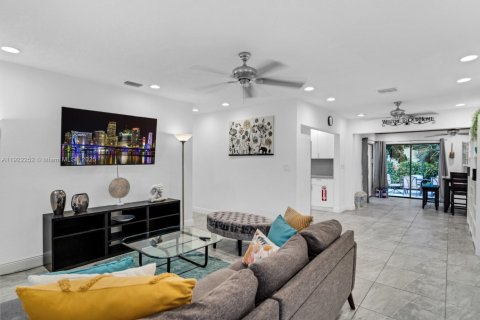 Casa en venta en Pompano Beach, Florida, 4 dormitorios, 200.3 m2 № 2018802 - foto 19