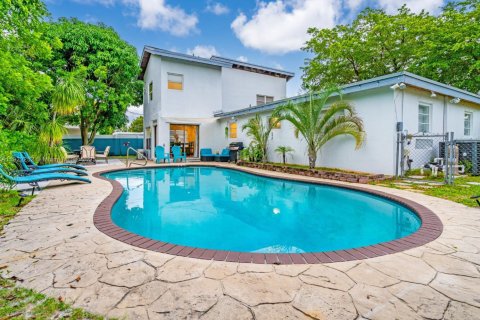 Casa en venta en Pompano Beach, Florida, 4 dormitorios, 200.3 m2 № 2018802 - foto 10