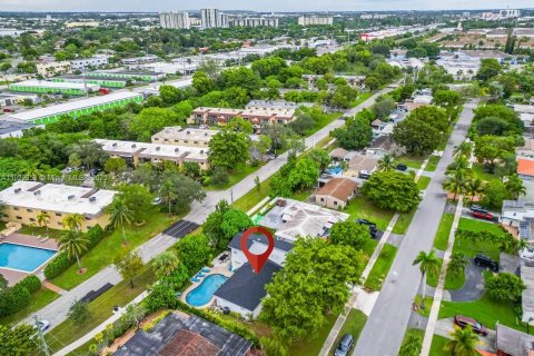 Casa en venta en Pompano Beach, Florida, 4 dormitorios, 200.3 m2 № 2018802 - foto 4