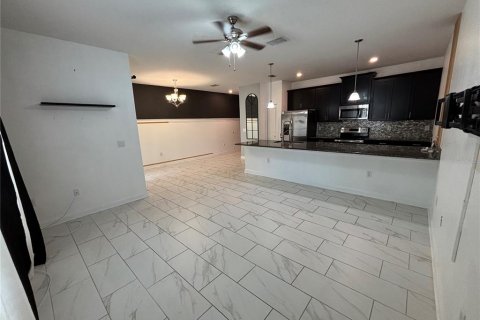 Touwnhouse à vendre à Davenport, Floride: 4 chambres, 176.7 m2 № 2197797 - photo 10