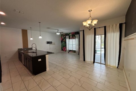 Touwnhouse à vendre à Davenport, Floride: 4 chambres, 176.7 m2 № 2197797 - photo 11