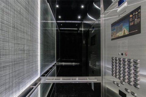 Снять в аренду кондоминиум в Халландейл-Бич, Флорида 2 спальни, 165.55м2, № 2066451 - фото 28