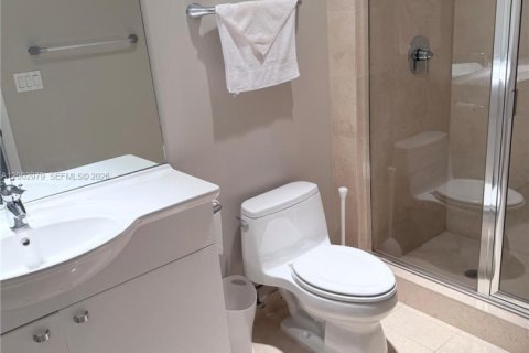 Снять в аренду кондоминиум в Халландейл-Бич, Флорида 2 спальни, 165.55м2, № 2066451 - фото 8