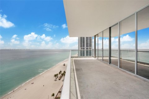 Condo in Sunny Isles Beach, Florida, 4 bedrooms  № 1596733 - photo 17