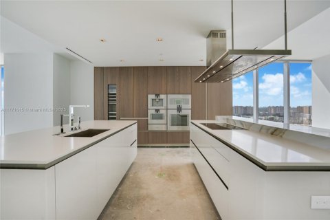 Condo in Sunny Isles Beach, Florida, 4 bedrooms  № 1596733 - photo 9
