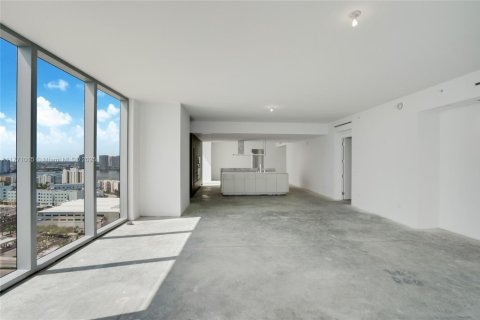 Condo in Sunny Isles Beach, Florida, 4 bedrooms  № 1596733 - photo 15