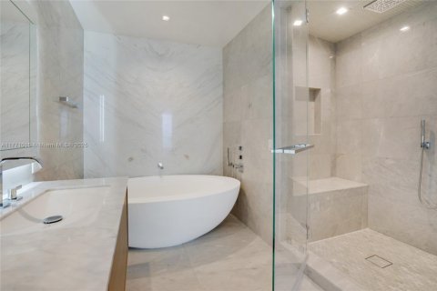 Condo in Sunny Isles Beach, Florida, 4 bedrooms  № 1596733 - photo 20